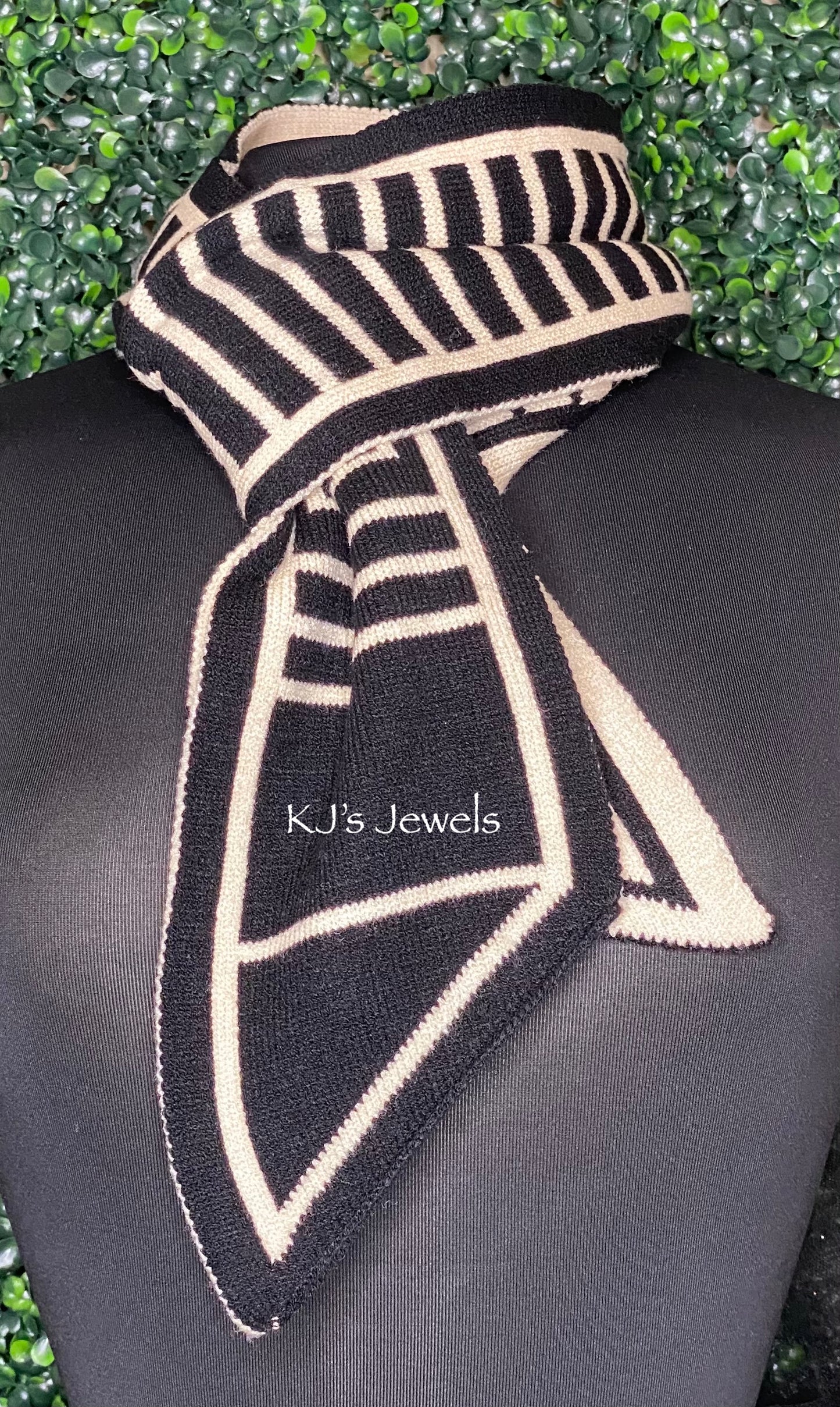 Black/Tan Reversible Knit Scarf