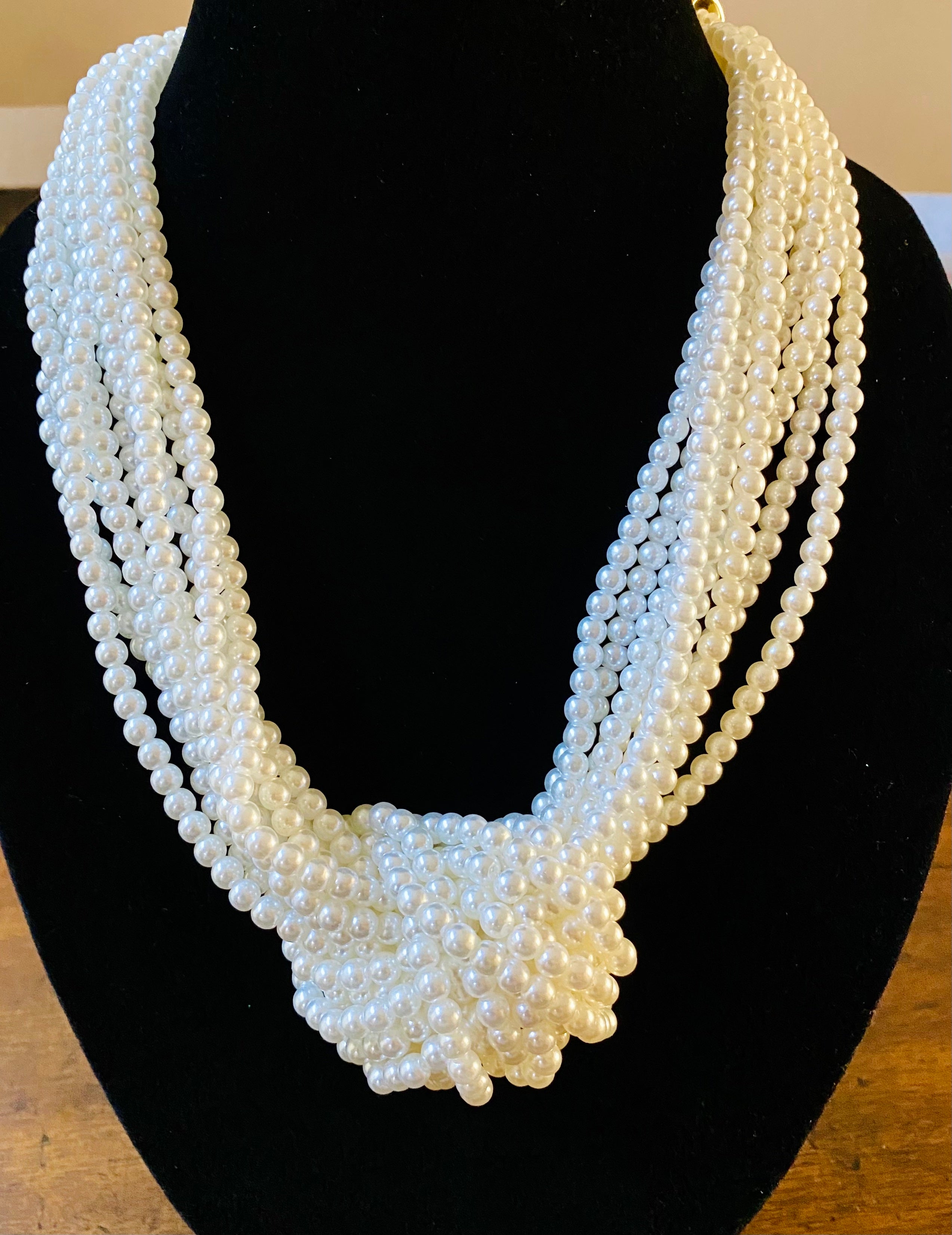 Ladies Big Knot Faux Pearl Necklace