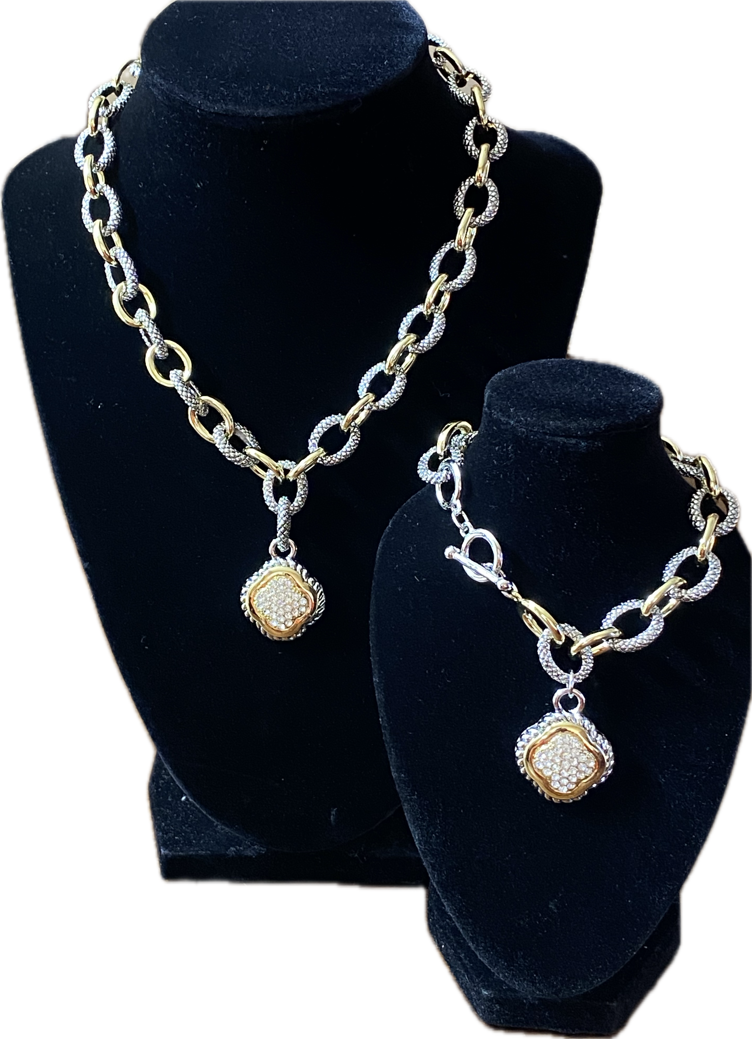 Ladies' Chain Link Clover Pendant Necklace Set