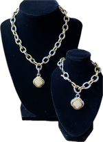 Load image into Gallery viewer, Ladies&#39; Chain Link Clover Pendant Necklace Set
