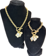Load image into Gallery viewer, Golden Clover Charm Toggle Bracelet
