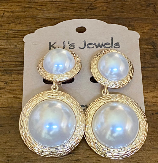 Ladies Oversized Pearl Clip On Earrings