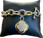 Load image into Gallery viewer, Ladies&#39; Multi-tone Chain Link Clover Bracelet
