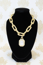 Load image into Gallery viewer, Matte Gold Chain Link Bracelet with Mother of Pearl Charm
