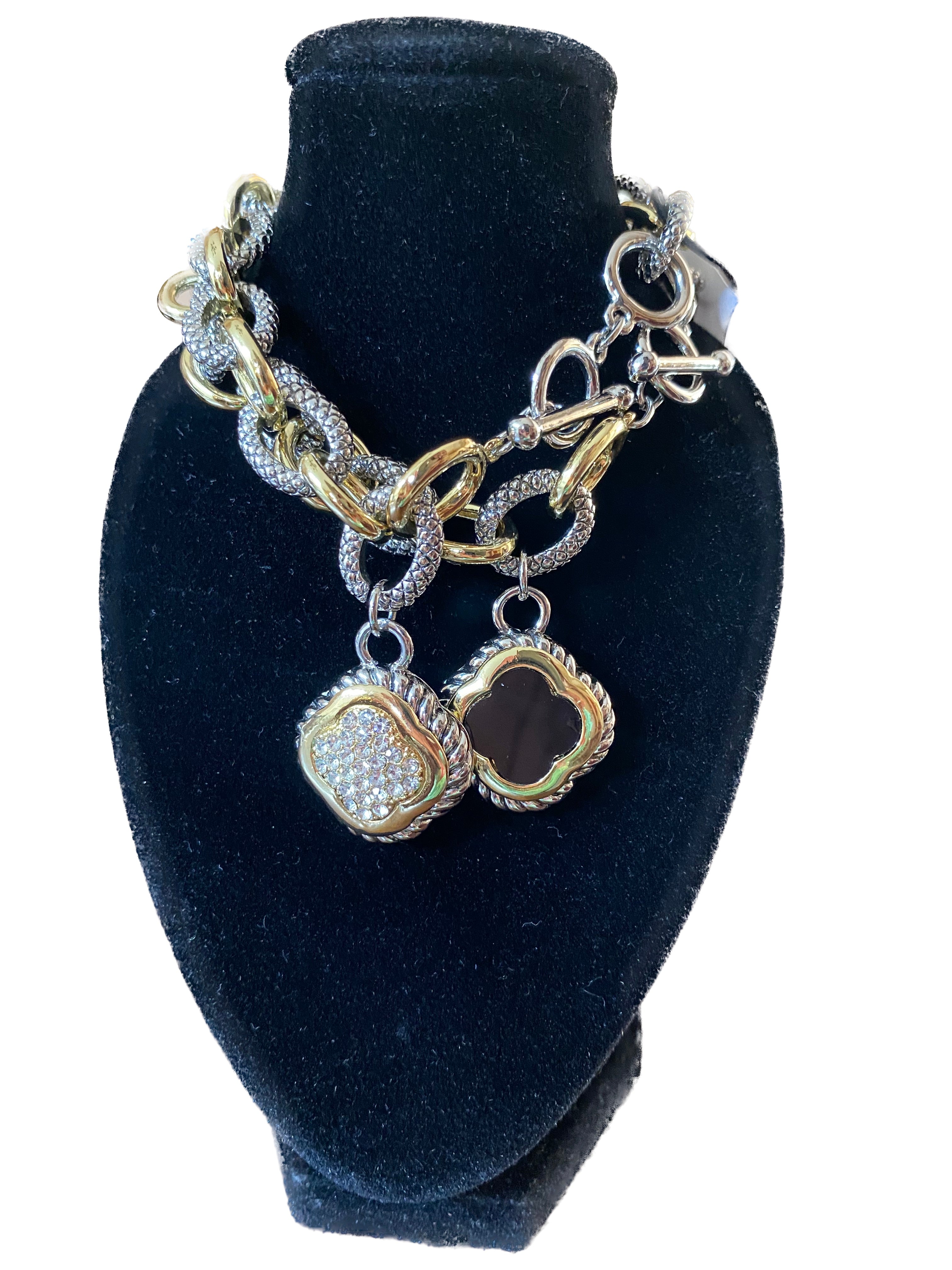 Ladies' Chain Link Clover Pendant Necklace Set