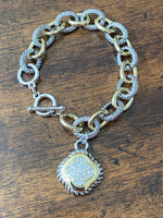 Load image into Gallery viewer, Ladies&#39; Multi-tone Chain Link Clover Bracelet
