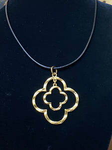 Open Clover Pendant Necklace