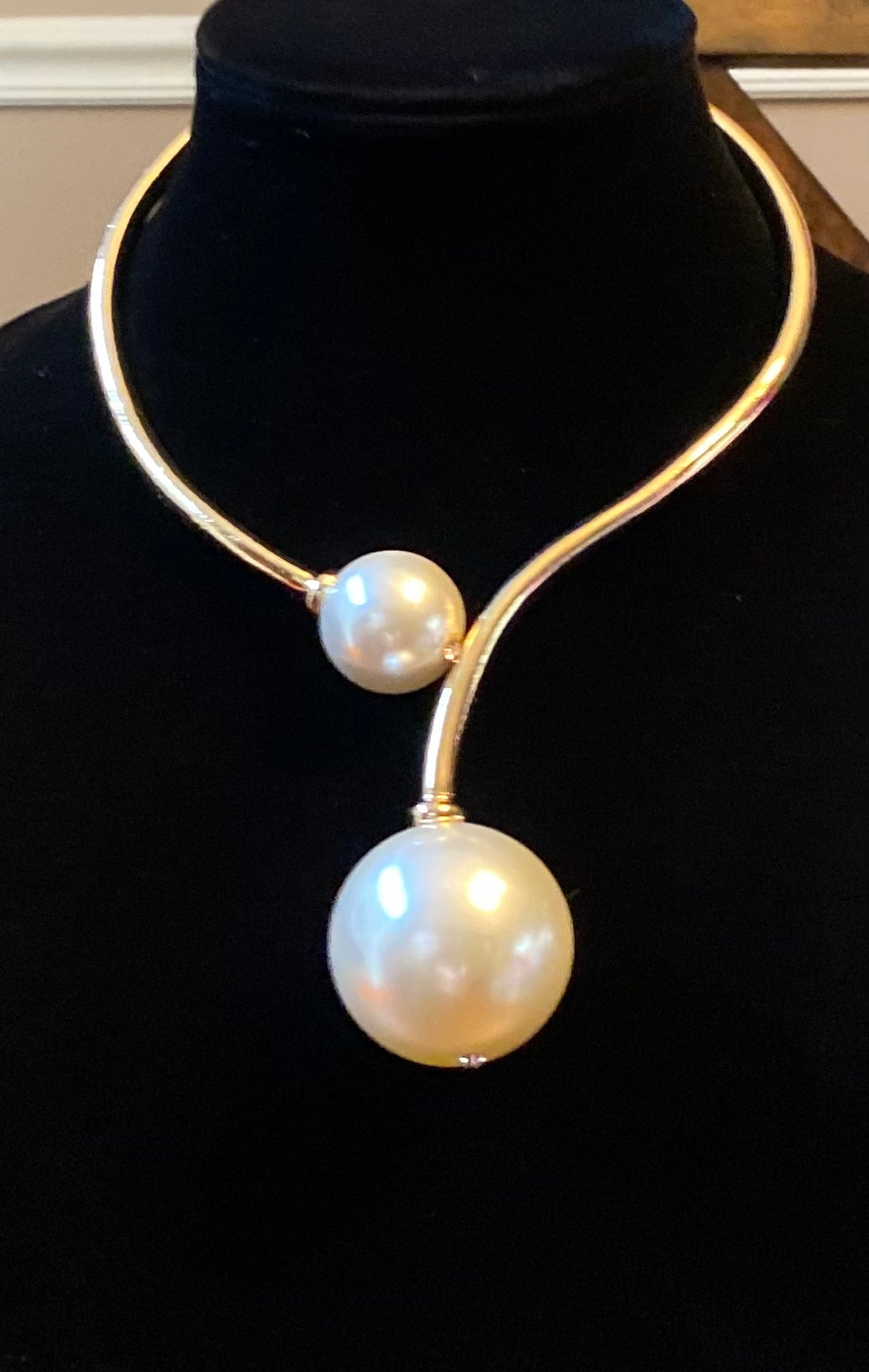 Ladies Pearl Statement Choker