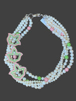 Load image into Gallery viewer, Pearl necklace with  removable pink and green ivy brooches
