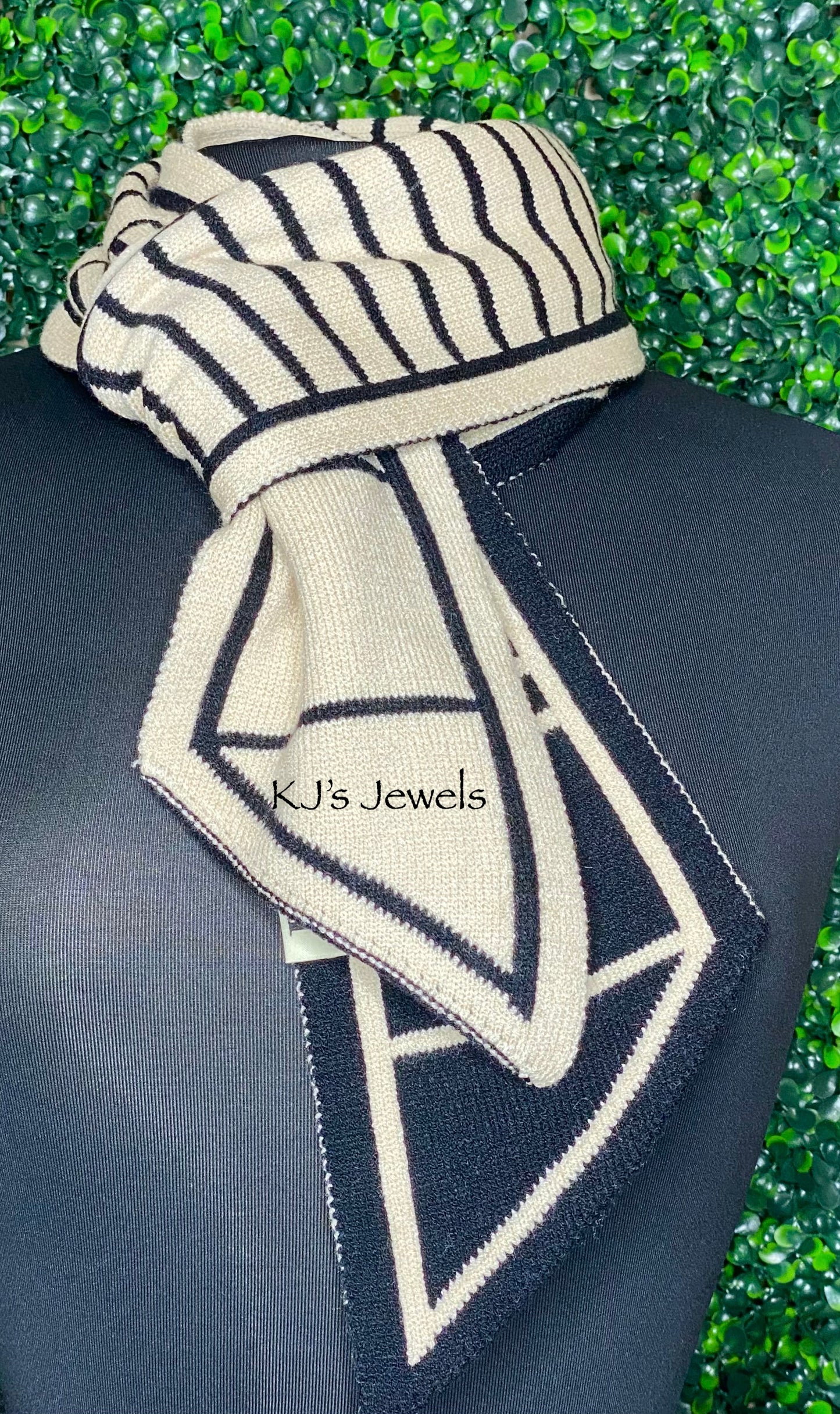 Black/Tan Reversible Knit Scarf
