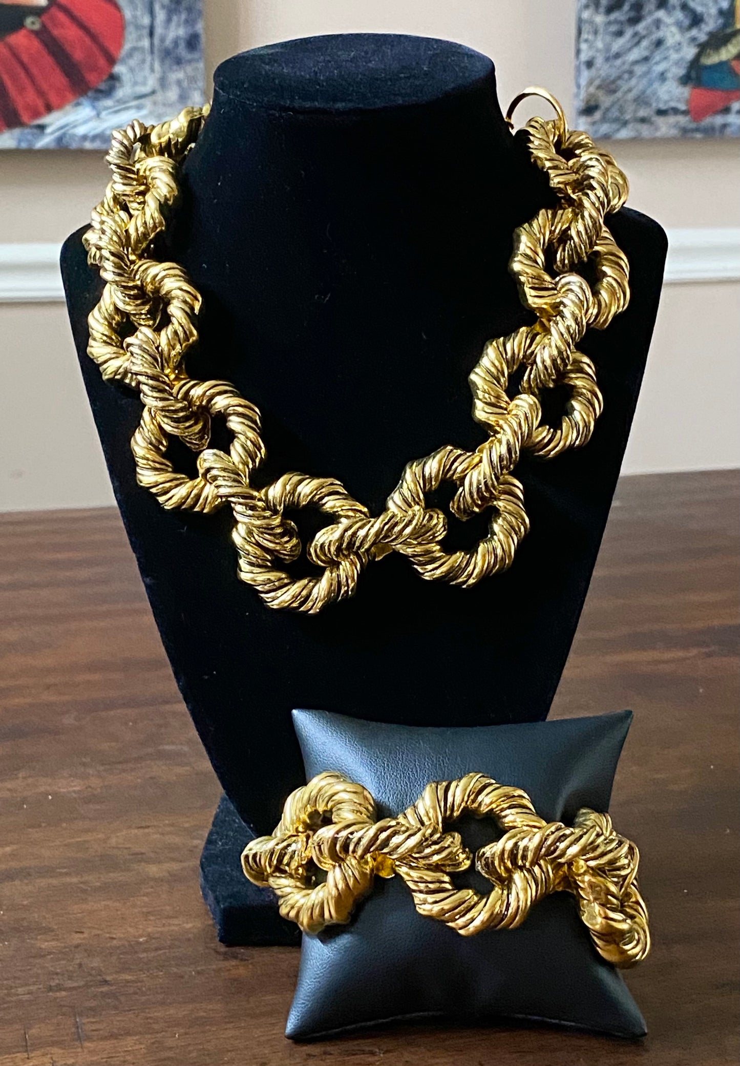 Chunky Gold Tone Textured Circle Necklace